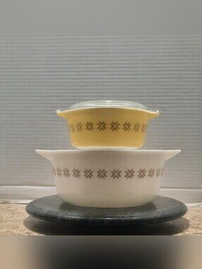 Pyrex Town & Country 475 & 472 Casserole Dishes